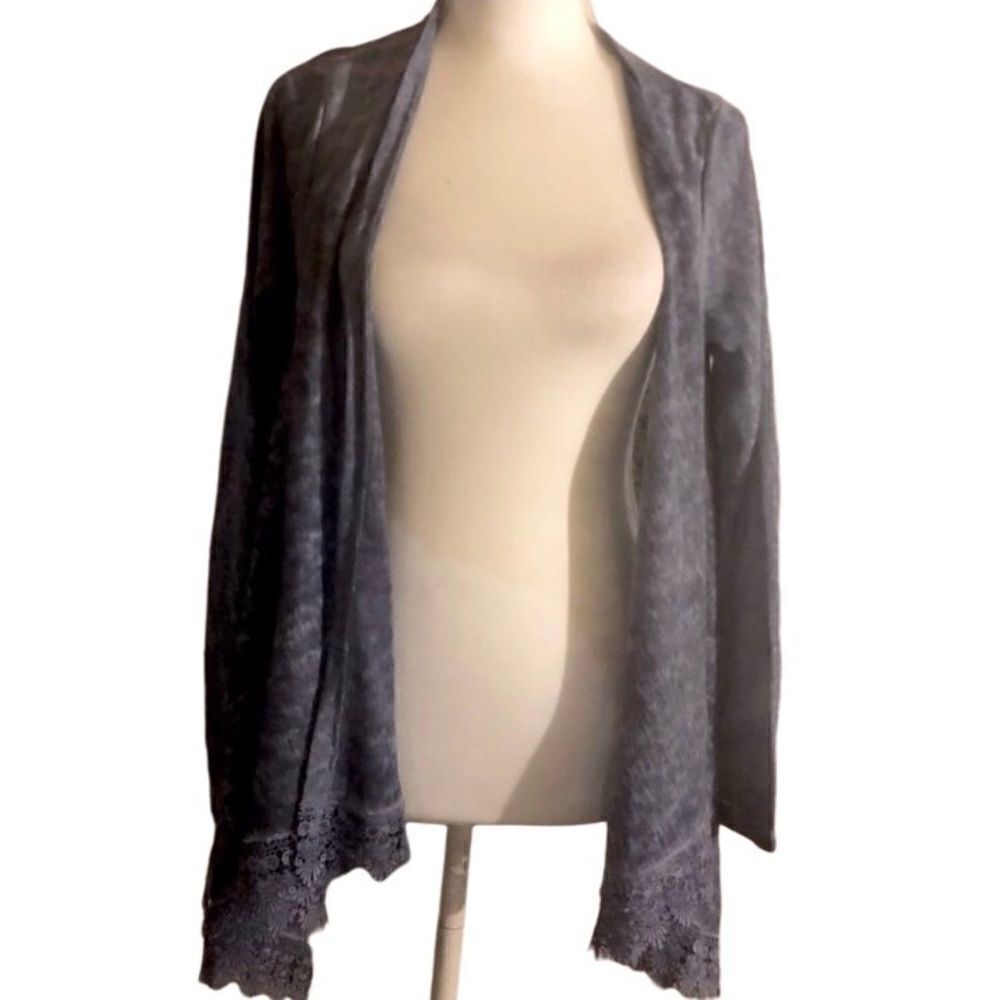 💕5️⃣Elena baldi cardigan with crochet hems size small